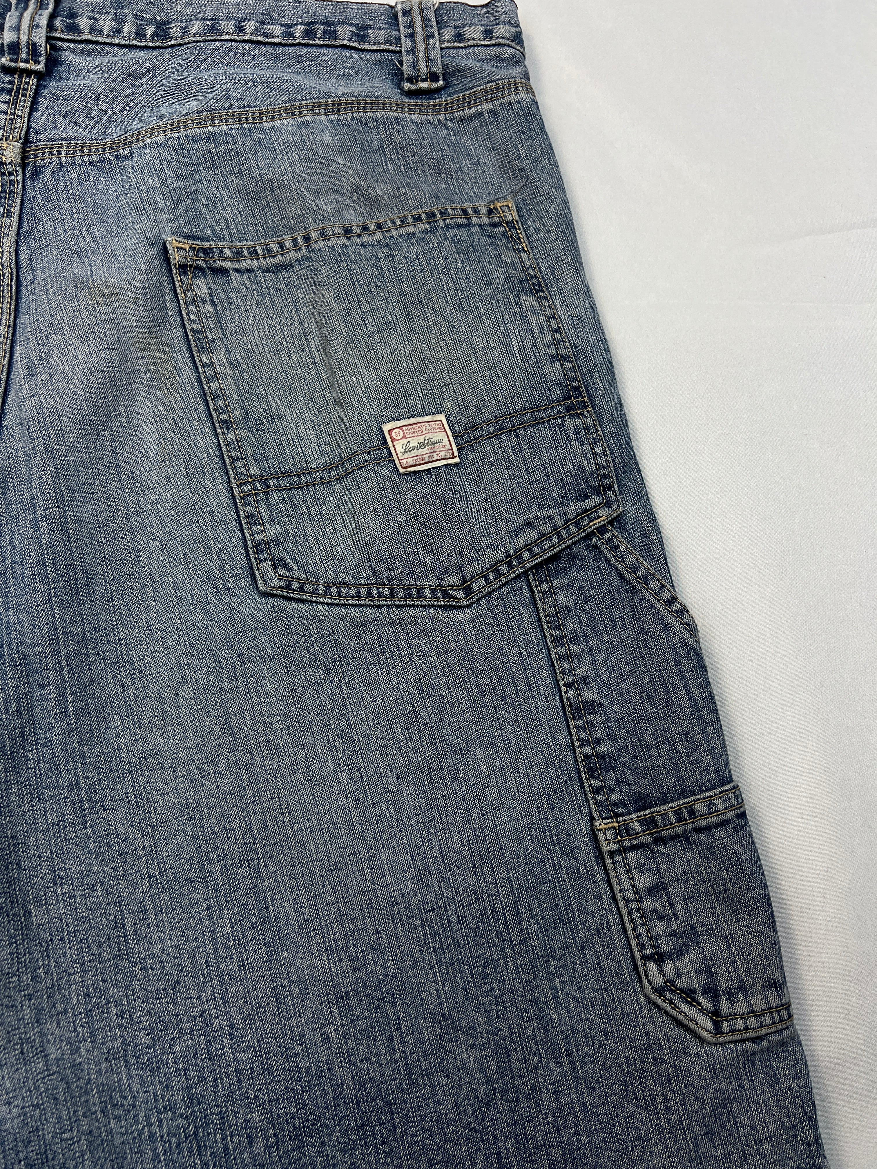 Levi's Carpenter Jorts