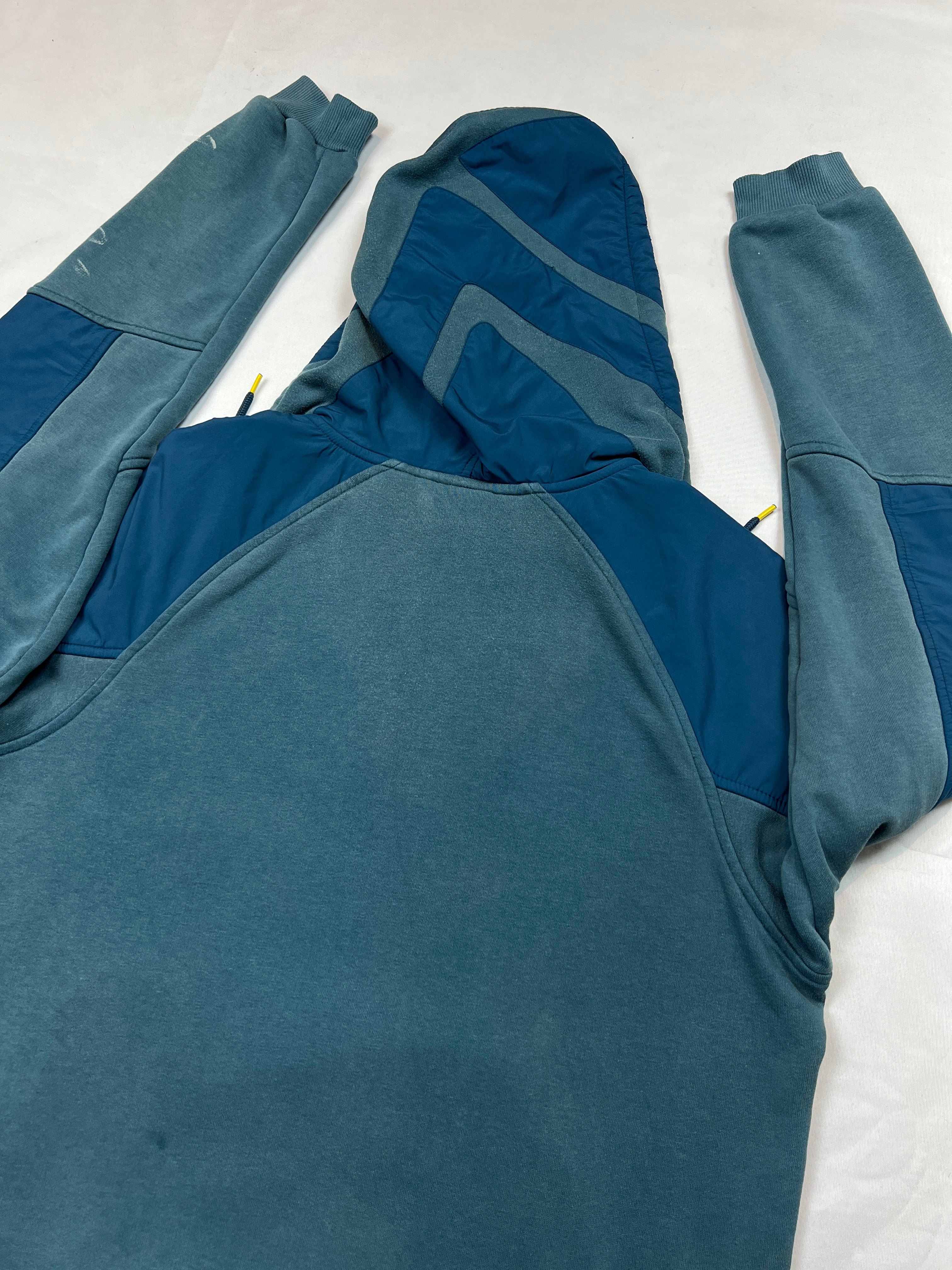 Umbro Two-Tone Pullover Hoodie