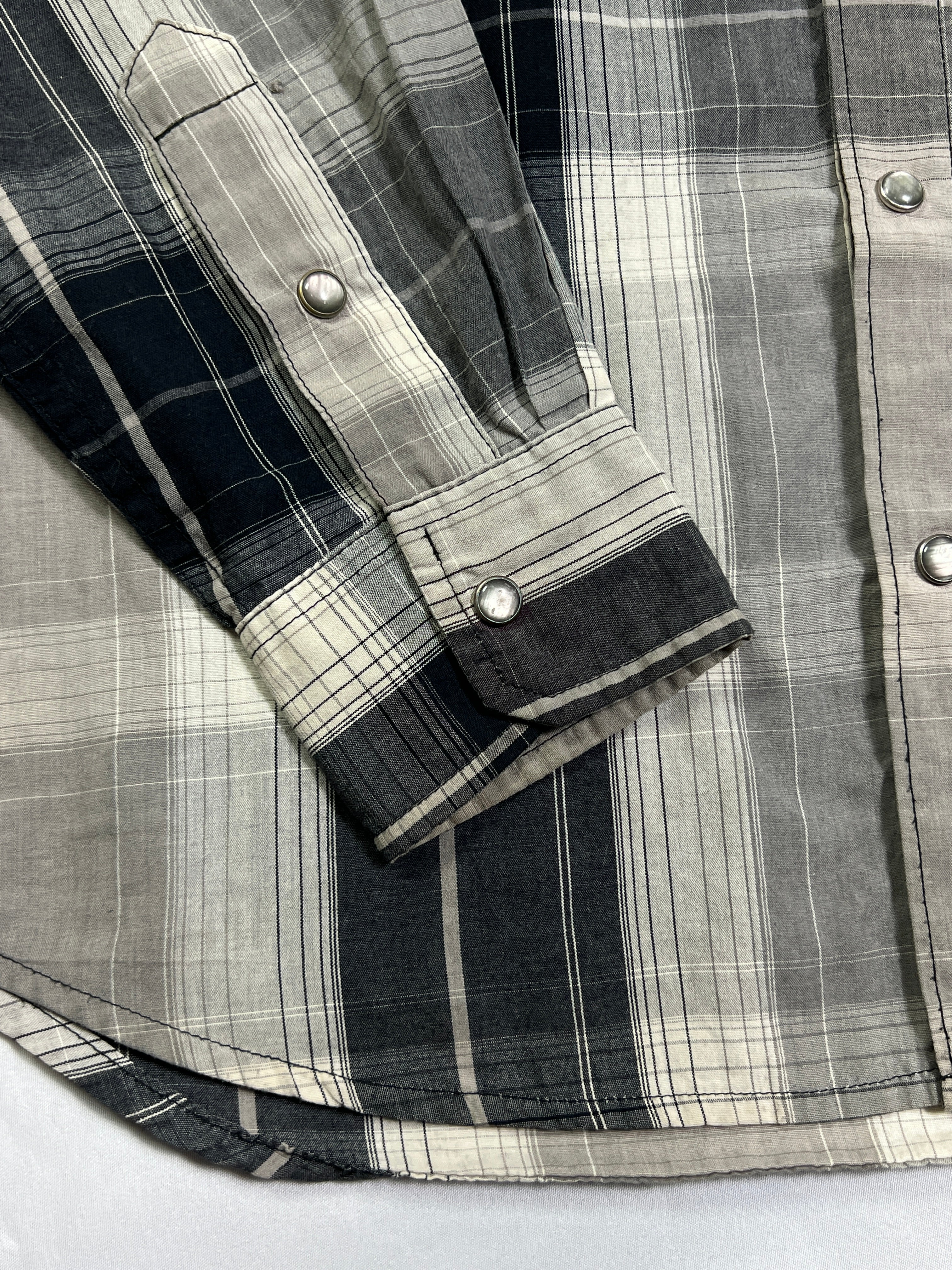 Levi's Pearl Snap Plaid Shirt